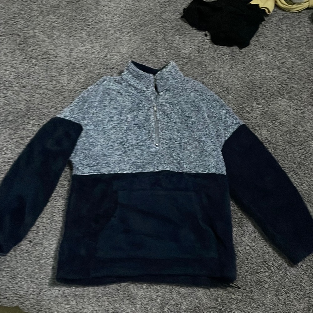 brand is merokeety. size is a medium and the colors are a dark blue and gray